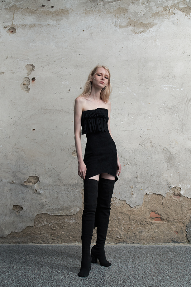 Ili Node Wool Slim Shaped Short Dress
