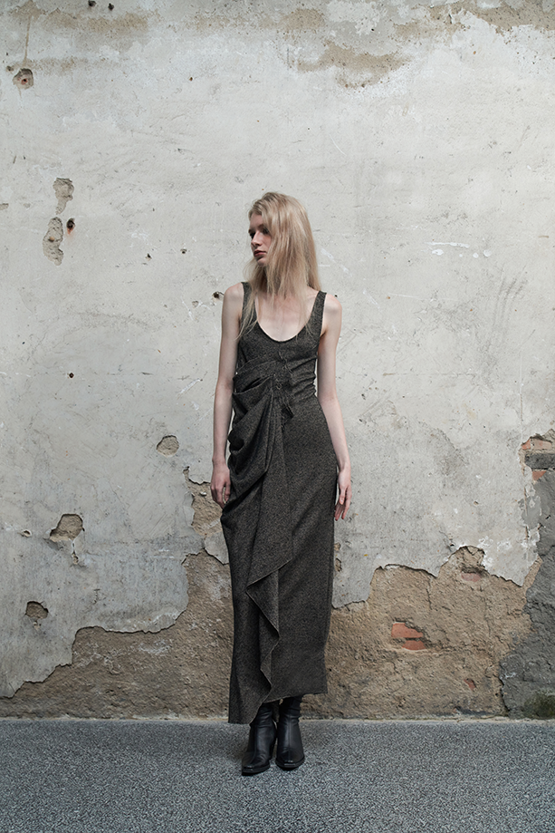 Ili Node Wool Asymmetric Cropped Dress