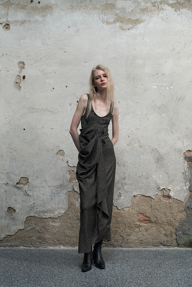 Ili Node Wool Asymmetric Cropped Dress