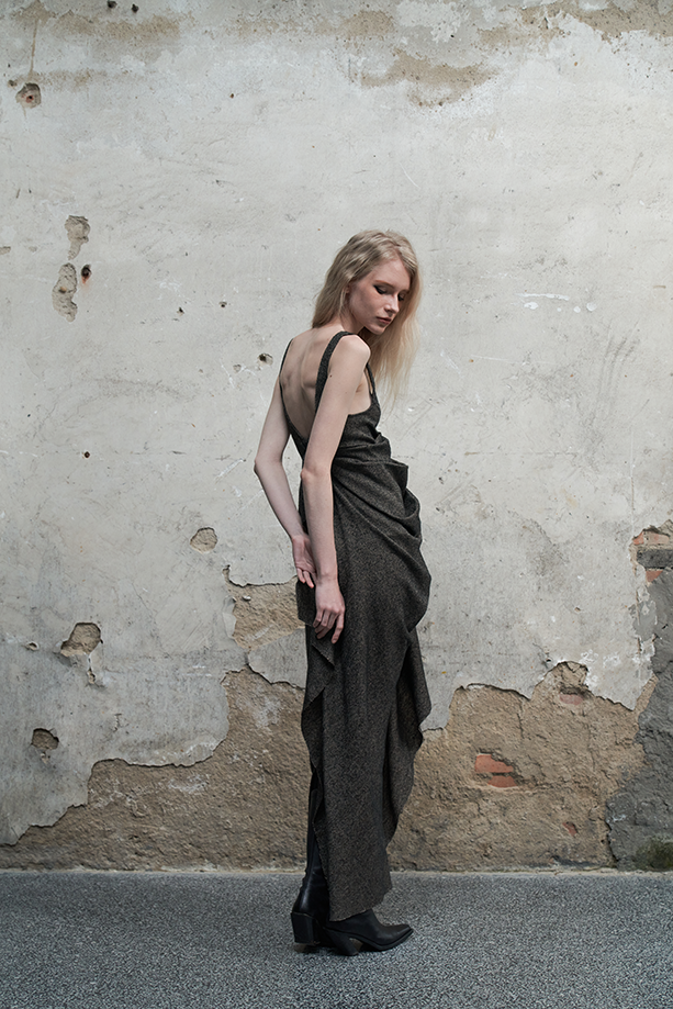 Ili Node Wool Asymmetric Cropped Dress