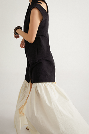 Jamproof Cut Out Vest with Cotton Hem