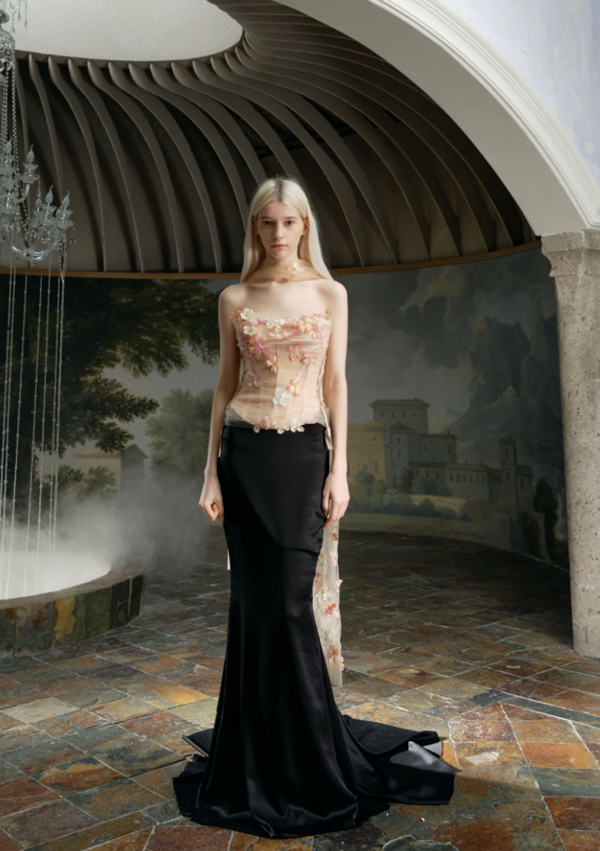 Xiangqiao Sheng SS24 Beige Flower Top