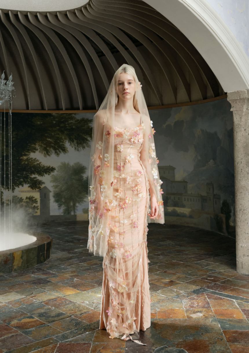 Xiangqiao Sheng SS24 Beige Flower Dress